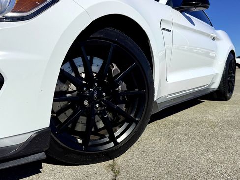 Used 2018 Ford Mustang Shelby GT350 w/ Convenience Package image 2