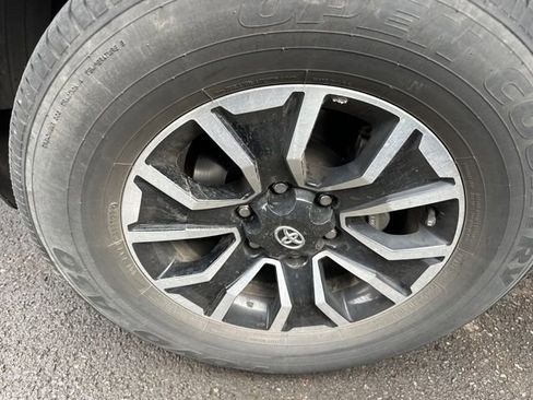 Used 2023 Toyota Tacoma TRD Sport image 13