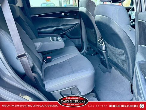 Used 2016 Kia Sorento FWD image 11