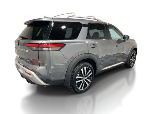 Used 2023 Nissan Pathfinder Platinum AWD/4WD image 4