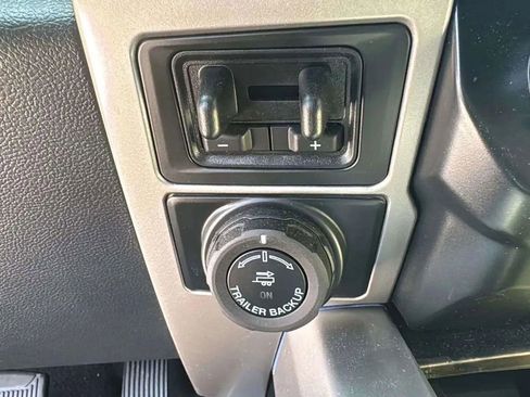 Used 2022 Ford F250 Lariat w/ Black Appearance Package image 15