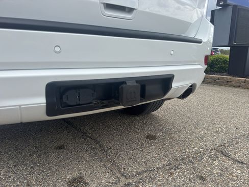 Used 2019 Jeep Grand Cherokee Altitude AWD/4WD image 11