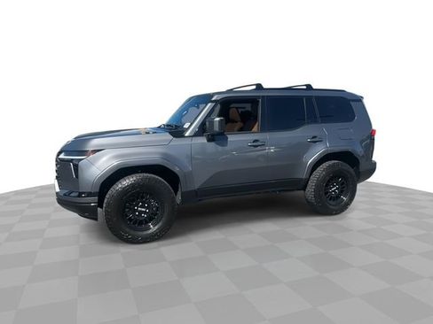 Used 2025 Lexus GX 550 w/ Cold Area Package AWD/4WD image 4