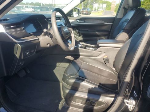 Used 2023 Jeep Grand Cherokee Limited w/ Luxury Tech Group II AWD/4WD image 11