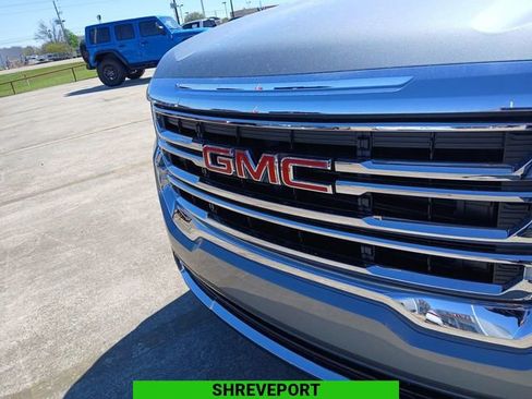 Certified 2023 GMC Acadia SLE w/ LPO, Floor Liner Package image 31