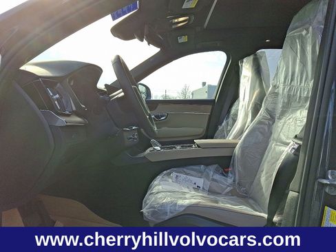 New 2026 Volvo XC90 B6 Plus w/ Protection Package Premier image 7