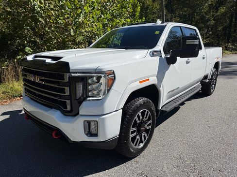 Used 2022 GMC Sierra 2500 AT4 w/ AT4 Preferred Package image 2