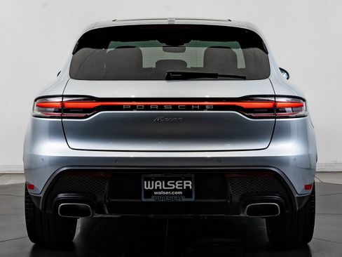 Certified 2025 Porsche Macan image 7