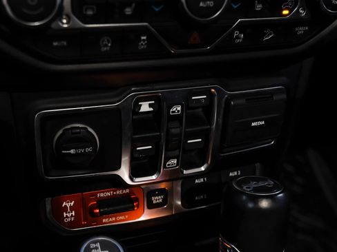 Used 2019 Jeep Wrangler Unlimited Rubicon AWD/4WD image 25
