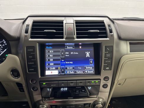 Used 2019 Lexus GX 460 Premium w/ Premium Package AWD/4WD image 23