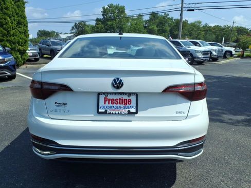 Certified 2024 Volkswagen Jetta SEL FWD image 3