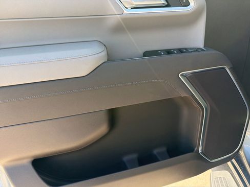 New 2026 GMC Sierra 1500 SLE image 16