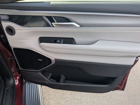 New 2026 Jeep Grand Wagoneer L Limited AWD/4WD image 38