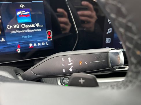 Used 2025 Chevrolet Equinox LT image 41