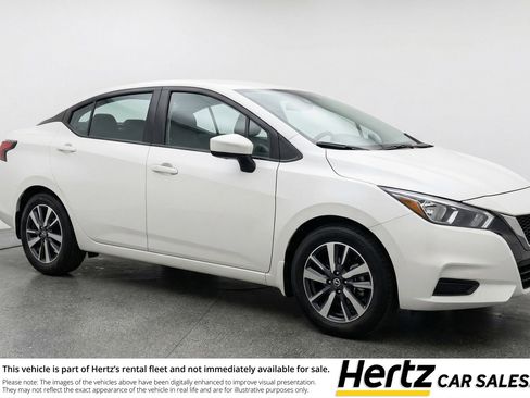 Used 2025 Nissan Versa SV image 1