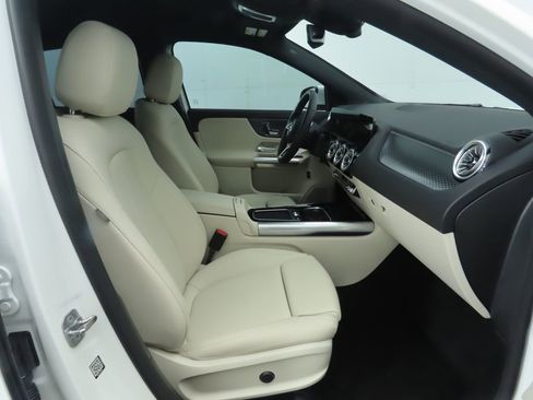 Certified 2025 Mercedes-Benz GLA 250 image 20