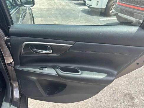 Used 2013 Nissan Altima 2.5 SL w/ Technology Pkg FWD image 15