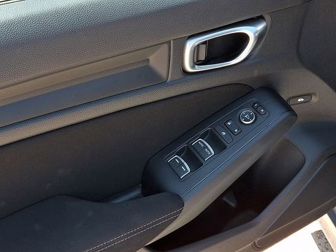 Used 2023 Honda Civic Sport image 12