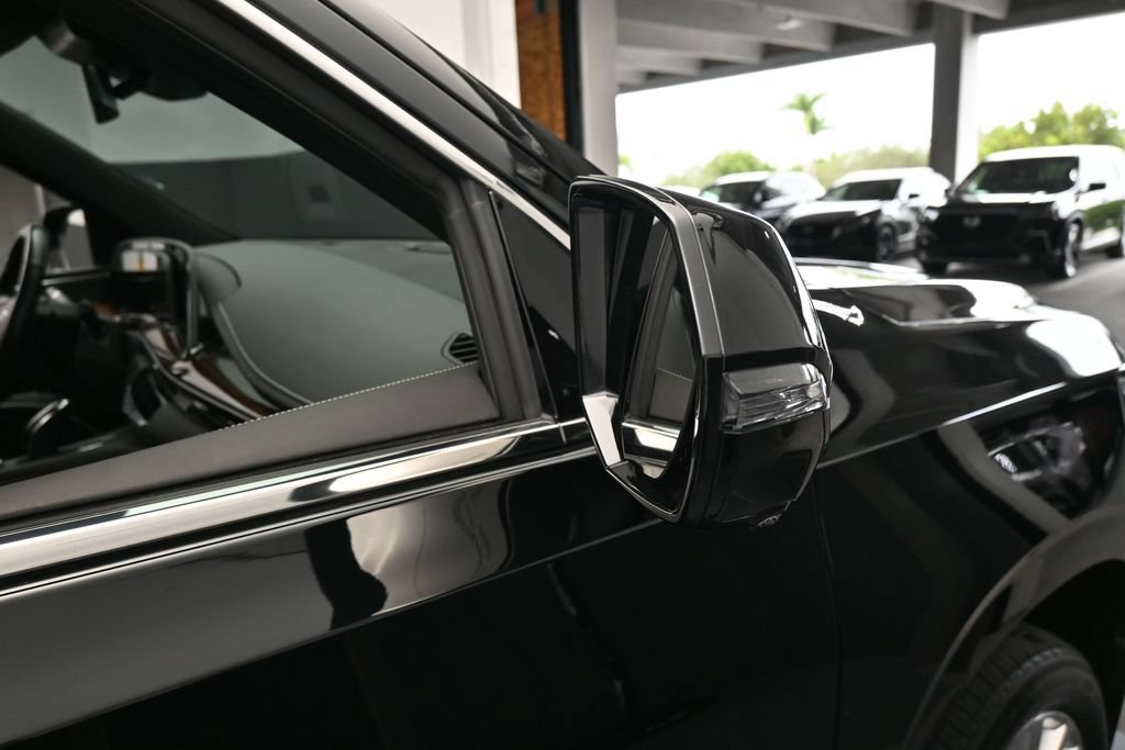 Used 2023 Cadillac Escalade Luxury RWD image 50