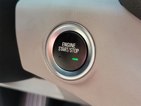 Used 2023 GMC Terrain SLE image 28