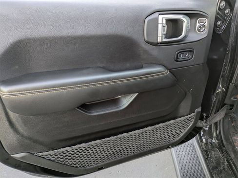 Used 2024 Jeep Wrangler Sahara image 15