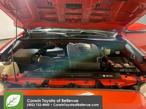 Used 2018 Toyota Tacoma TRD Sport image 14