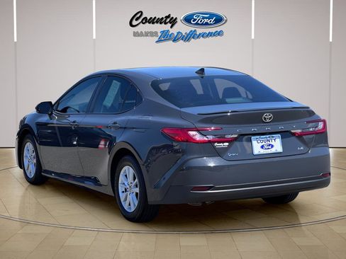 Used 2025 Toyota Camry LE image 8