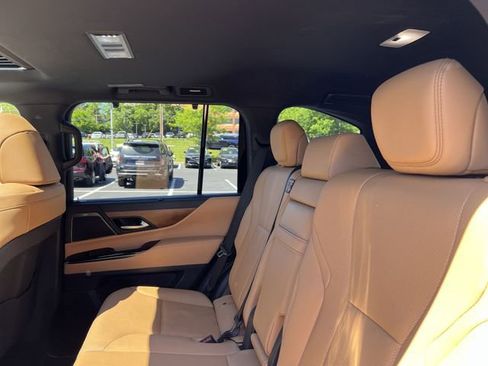 Used 2025 Lexus LX 600 4WD w/ Appearance Package image 21