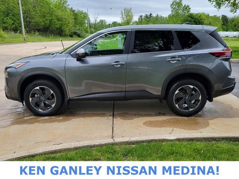 Certified 2026 Nissan Rogue SV AWD/4WD image 6