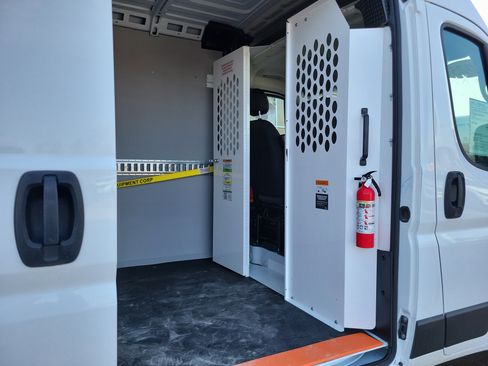 Used 2025 RAM ProMaster 2500 w/ Cold Weather Group FWD image 15
