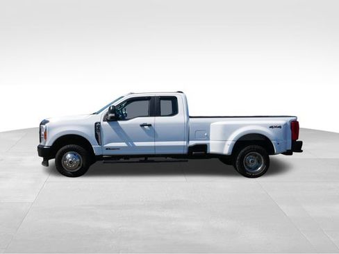 Used 2023 Ford F350 XL AWD/4WD image 4