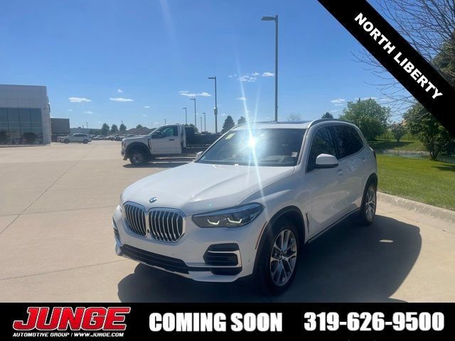 Used 2022 BMW X5 xDrive40i w/ Premium Package AWD/4WD image 1