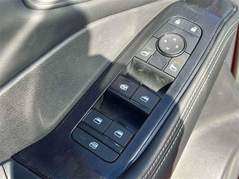 Used 2023 Nissan Rogue SV w/ SV Premium B Package image 18