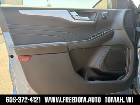 Used 2025 Ford Escape Platinum AWD/4WD image 10