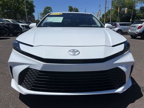 Used 2025 Toyota Camry LE w/ Convenience Package FWD image 2