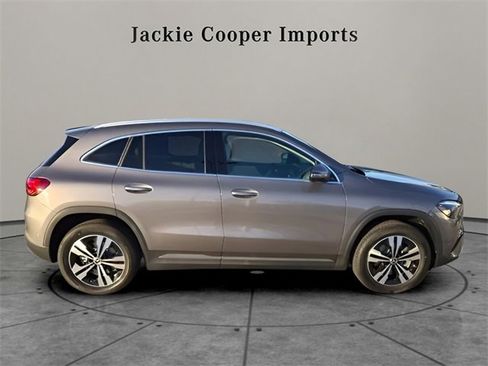 Certified 2025 Mercedes-Benz GLA 250 image 3