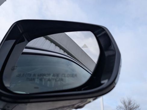 Used 2023 Jeep Grand Cherokee Limited w/ Luxury Tech Group II image 32