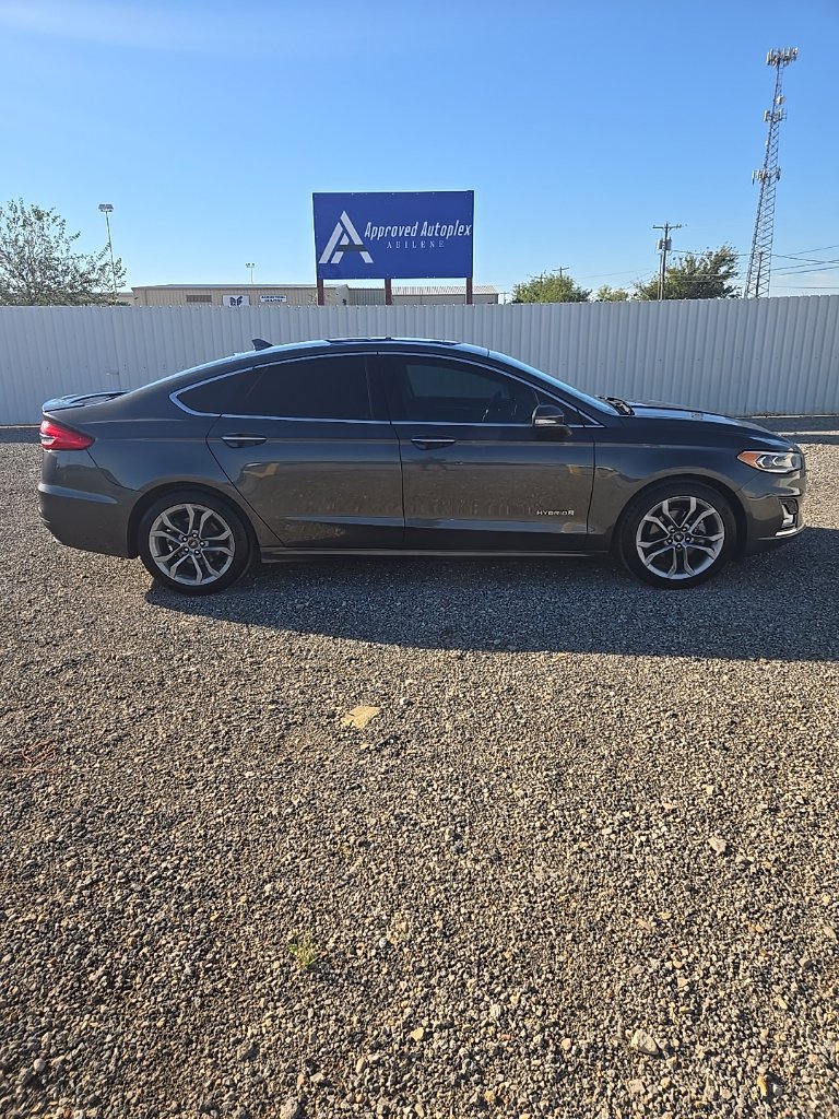 Used 2019 Ford Fusion Titanium FWD image 2