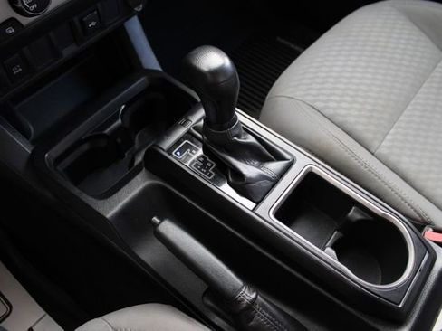Used 2020 Toyota Tacoma SR AWD/4WD image 15