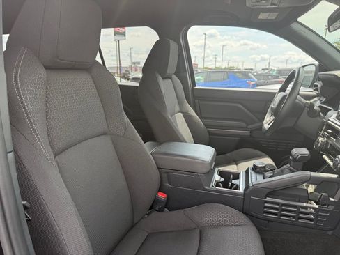 Used 2025 Toyota 4Runner SR5 AWD/4WD image 21