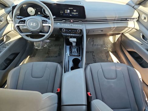 Used 2024 Hyundai Elantra SEL FWD image 18