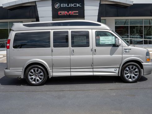 New 2026 GMC Savana 2500 w/ Driver Convenience Package image 2