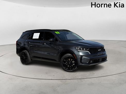 Certified 2022 Kia Sorento SX image 2