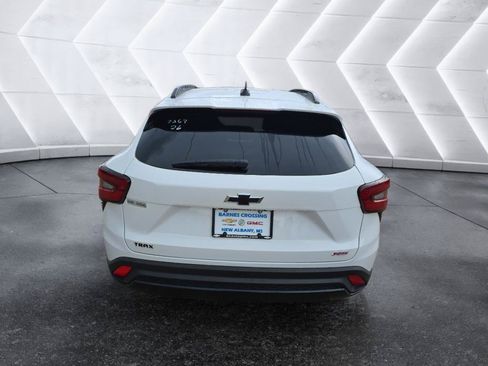 New 2026 Chevrolet Trax RS w/ Sunroof Package FWD image 6