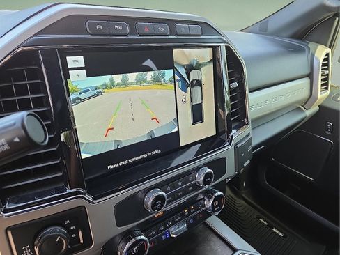 Used 2022 Ford F250 4x4 Crew Cab Super Duty image 8