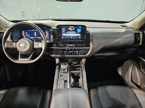Used 2024 Nissan Pathfinder Platinum w/ Cargo Package FWD image 10