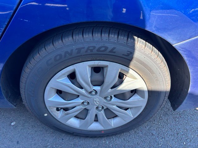 Used 2019 Hyundai Accent SE FWD image 9