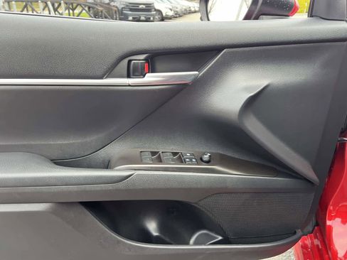 Used 2021 Toyota Camry SE image 16