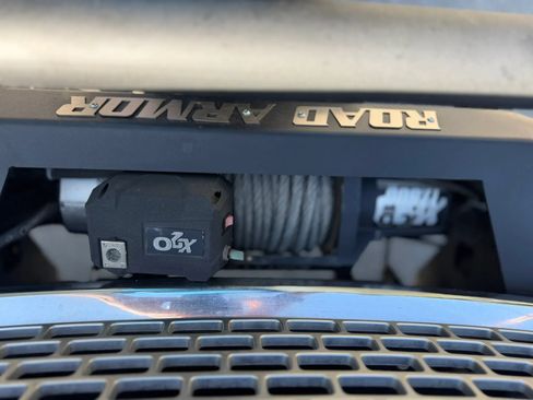 Used 2016 GMC Sierra 2500 Denali w/ Duramax Plus Package AWD/4WD image 17