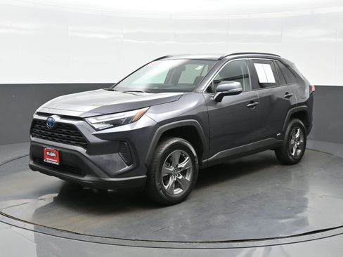 Used 2024 Toyota RAV4 LE AWD/4WD image 2